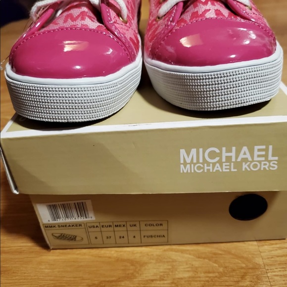 Shoes - Picture 3 of 4